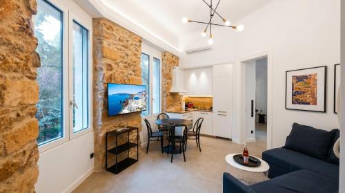 Athenea Hill Suites