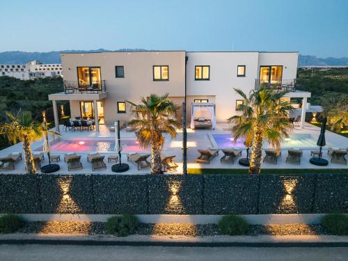 BRAND NEW! Villa Adriatic Bay2 with a private heated pool