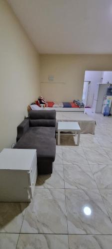 سكن نسائي هادئ غرفة مشتركة women's accommodation, shared room with two beds