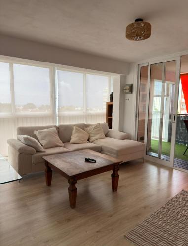 Espectacular apartamento en Playa de San Juan con vistas panorámicas al mar y a la ciudad de Alicante - Cabo Huertas
