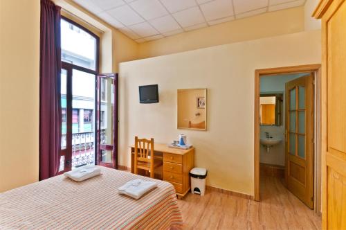 Gallery image of Hostal Kasa in Las Palmas de Gran Canaria