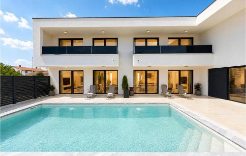 Stunning Home In Medulin With Wifi
