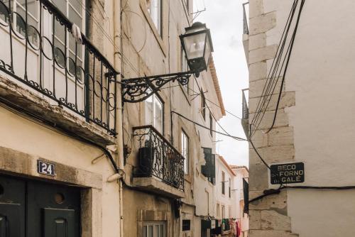 Alfama & Fado Experience