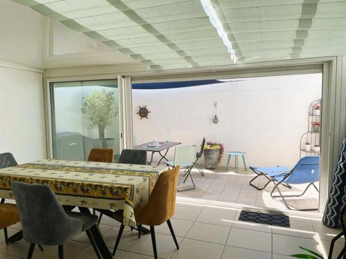 Villa moderne avec piscine et parking - La Grande Motte