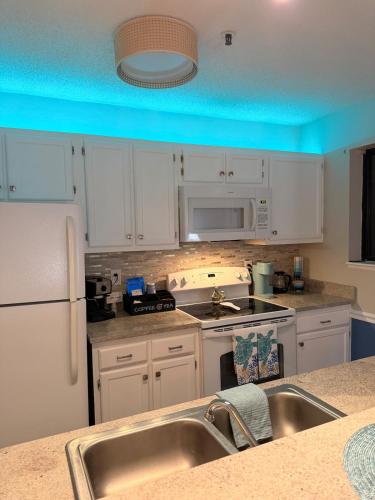 The Salty Turtle-Myrtle Beach Resort-Ocean View-2BD 2BTH photo 13