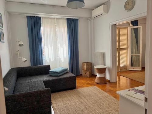 Old Town Apartment next to Seafront Promenade