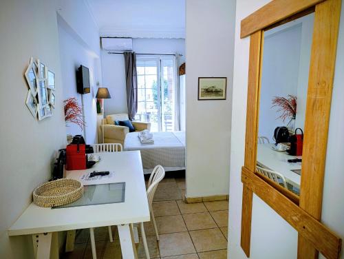 Hermes Trykonos Garden Thessaloniki - Central Oasis with free parking