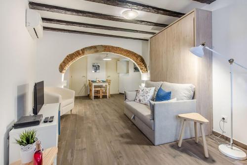 Brick Arch Studio with AC | Alfama