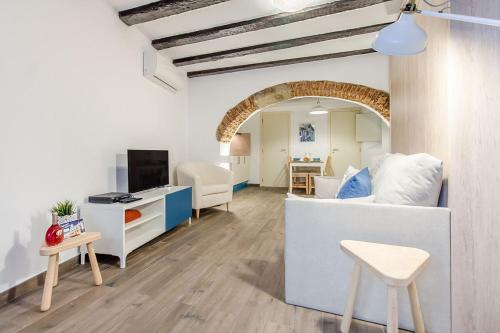 Brick Arch Studio with AC | Alfama