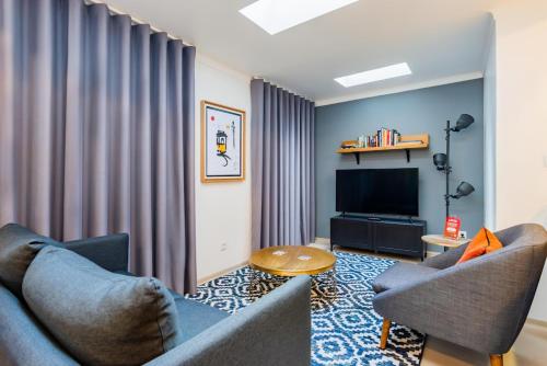 Elegant 2BR + Gourmet Kitchen | Mid-Term Lisbon