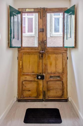 Tram Hideaway | Bica Stay