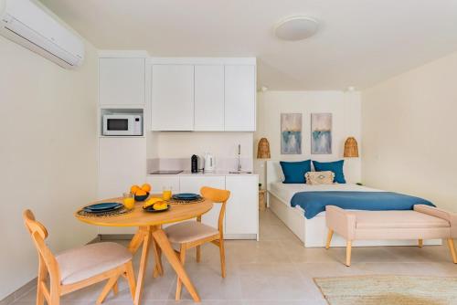 Lapa Getaway Studio with Swimming Pool