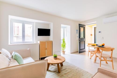 Lapa Getaway Studio with Swimming Pool