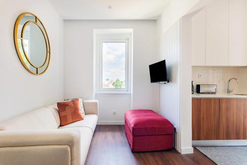 2BR Cardiff Apartment with Balcony