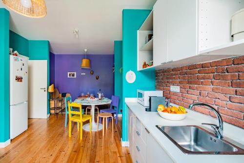 Monica's Place: a Friends' Inspired Apartment