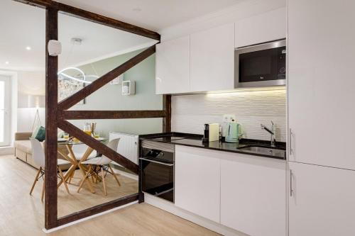 Alfama with Private Patio & Barbecue