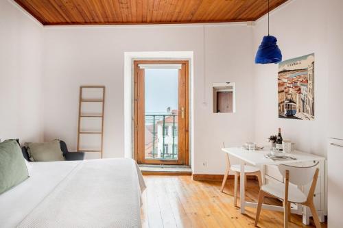 Bright Studio with Open Views | Alfama