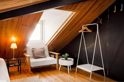 Historical Lisbon Sé Loft | Top Floor Lifestyle