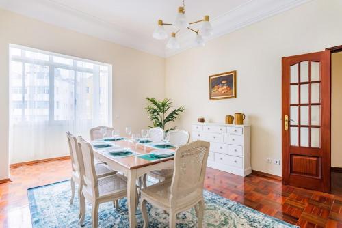 Marquês de Pombal Classical Living