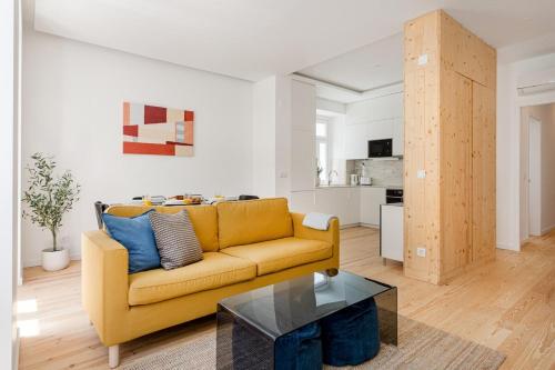 AB10 Modern Lisbon with AC and Balcony