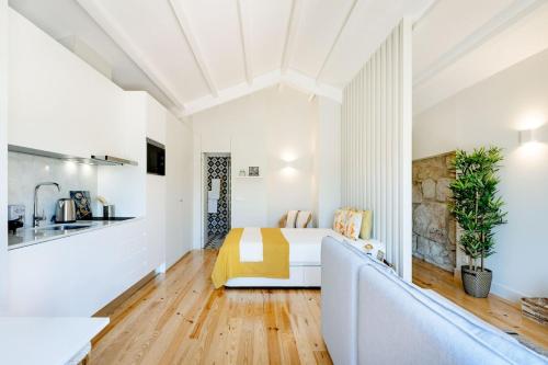 Porto Downtown Studio w/ Balcony