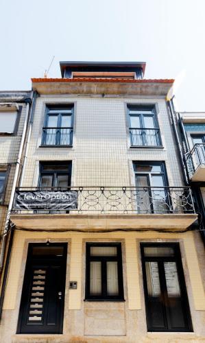 Porto Downtown Studio w/ Balcony