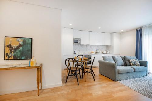 Porto Living | 1BR Flat with AC
