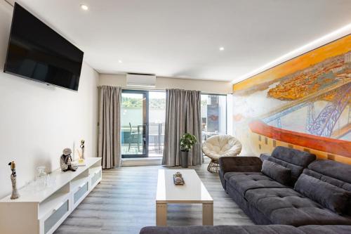 Porto City Holidays by Douro River