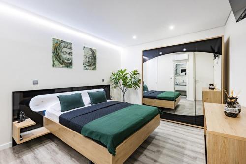 Porto City Holidays by Douro River
