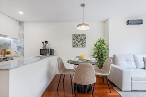 1BR with Private Patio | Porto Urban Flats
