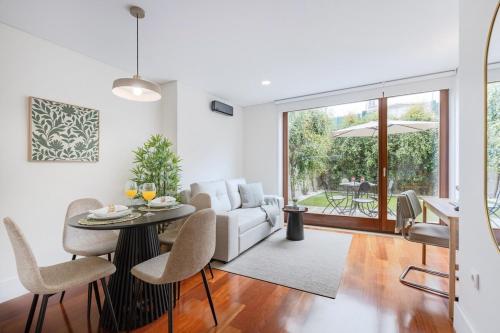 1BR with Private Patio | Porto Urban Flats