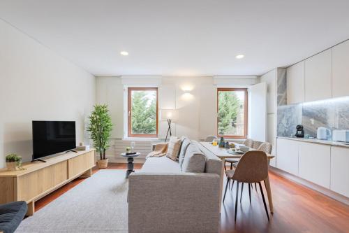 1BR with Balcony | Porto Urban Flats
