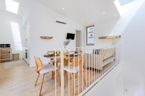 The Sunny Duplex @ BoaVista Flats
