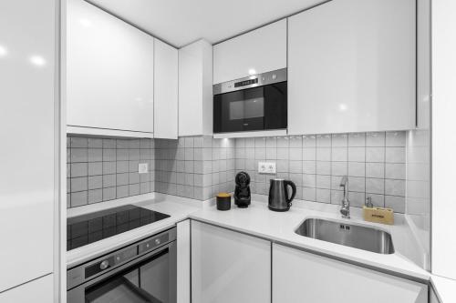 Bright Apartment with Balcony & Parking | Bonfim