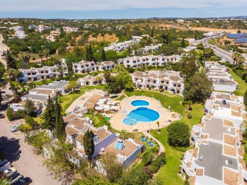 Albufeira Sunny Days | Pool View Family Apartment