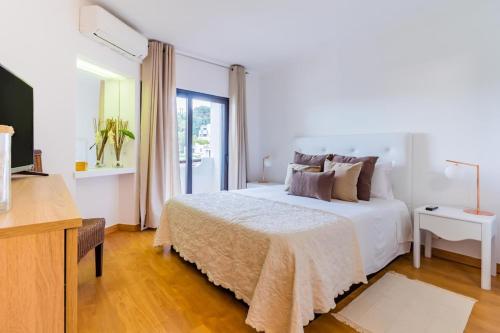 Albufeira Sunny Days | Pool View Family Apartment