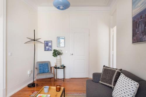 Graça Charm Flat with Sunny Balcony