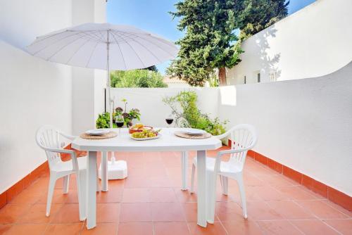 Prainha Calm Retreat in Alvor