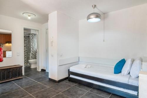 1BR Apartment with Pool @ Lago Azul