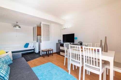 1BR Apartment with Pool @ Lago Azul