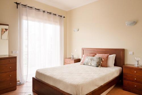 Central Albufeira Stay | Balcony & AC