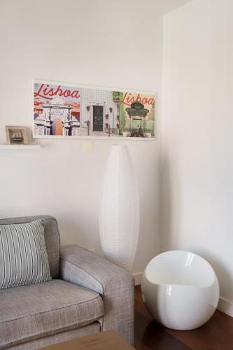 Bright 2BR Terrace in Estrela