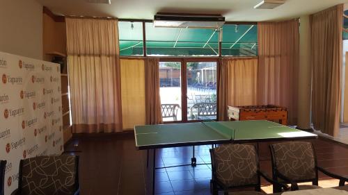 Kemudahan pingpong di Hotel Yaguaron atau berdekatan