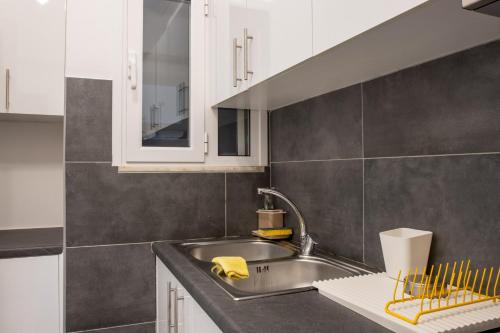 Koukaki 2BR Retreat in Athens Center near Acropolis