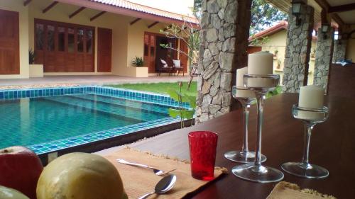 Bazén v ubytování Taratai Villa Guest House nebo v jeho okolí
