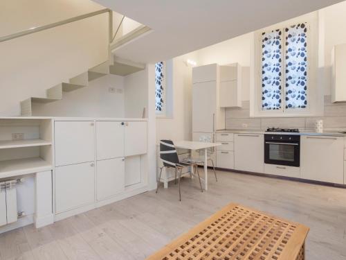 M3 Modern open-plan space close to the metro