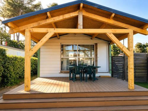 Chalet - Mer - Nature - village médiéval