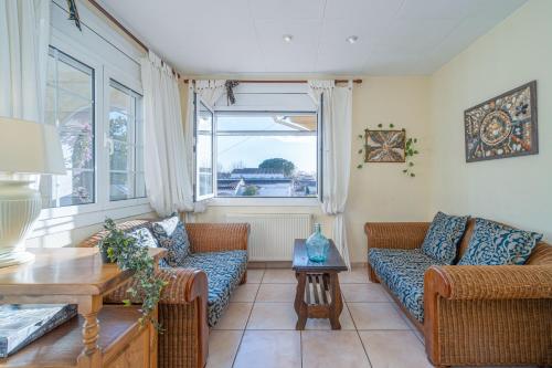 RESIDENCIA ALBERES -Apartamento completo con piscina, barbacoa, parking- D