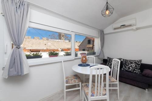 Korkyra-Old Town apartment with private terrace