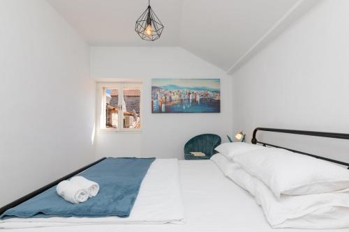 Korkyra-Old Town apartment with private terrace